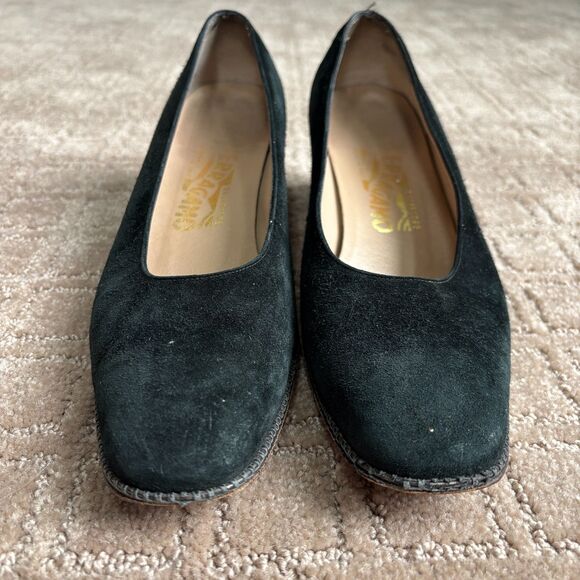 Salvatore Ferragamo Suede Pumps Women's 8 B Black Low Heel VTG Classic Staple - Picture 2 of 10